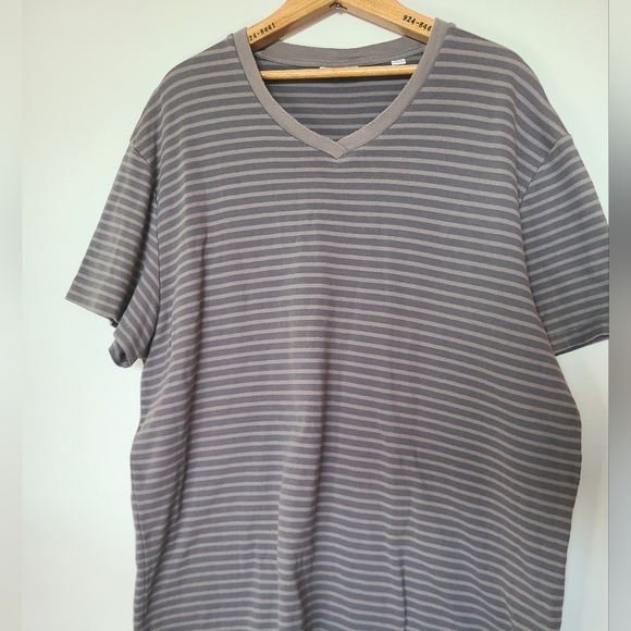 Guy Laroche - Grey V-Neck T-Shirt - Size XXL - Picture 7 of 10